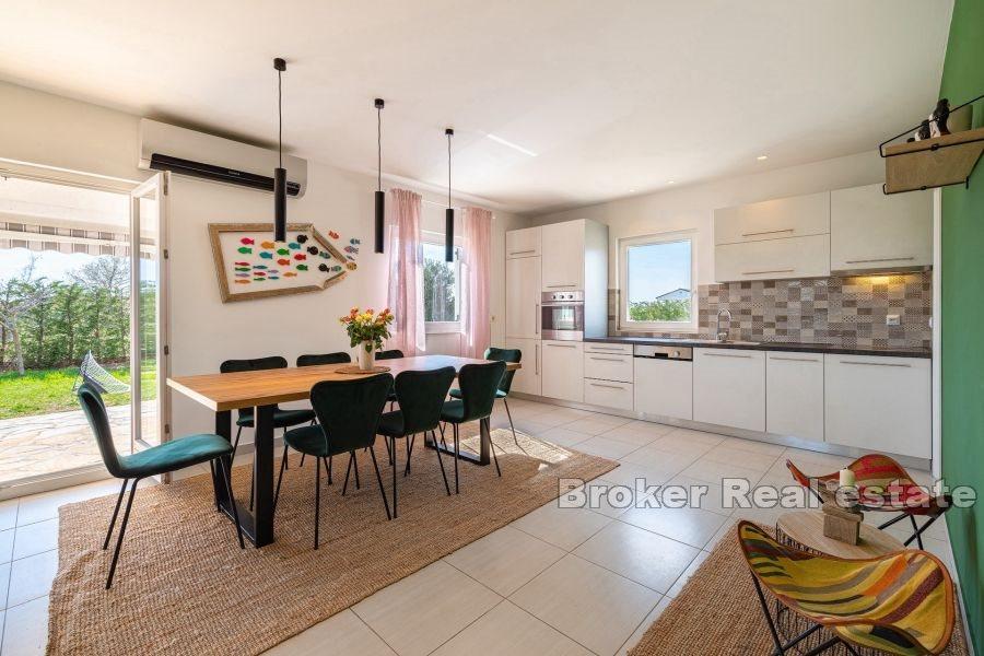 Задар - Частный дом с бассейном