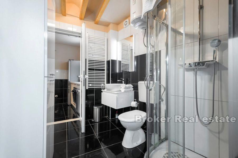 Split, Centrum - Dvoupodlažní apartmán s dvorem