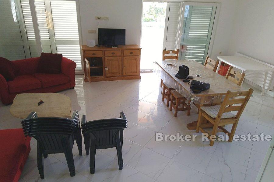 Sibenik - Familie-etasjes hus