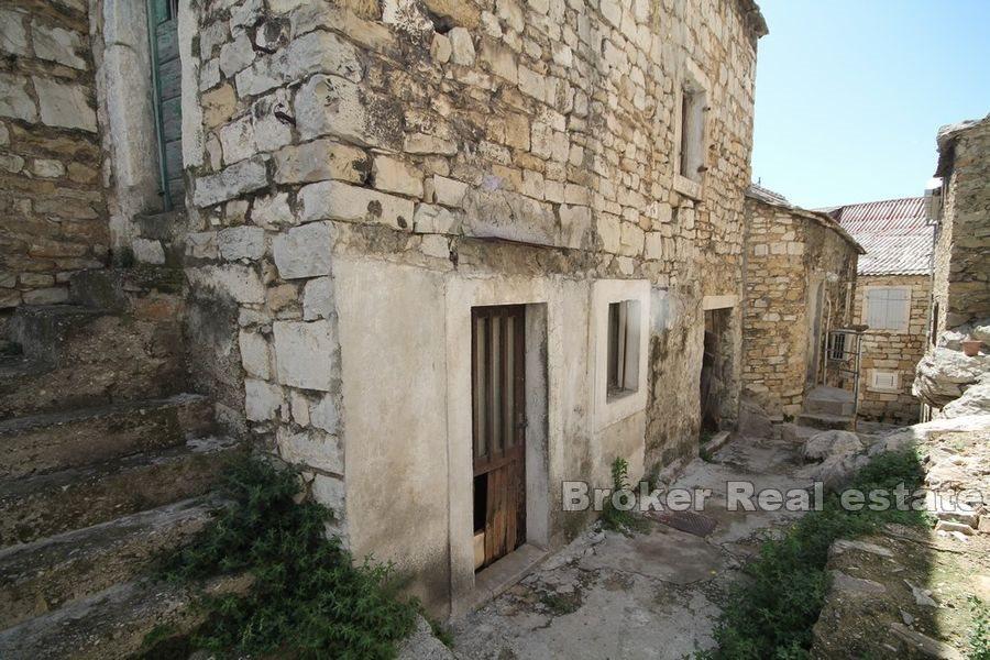 Kastela - Old indigenous stone house
