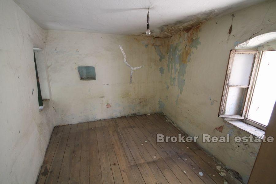 Kastela - Old indigenous stone house