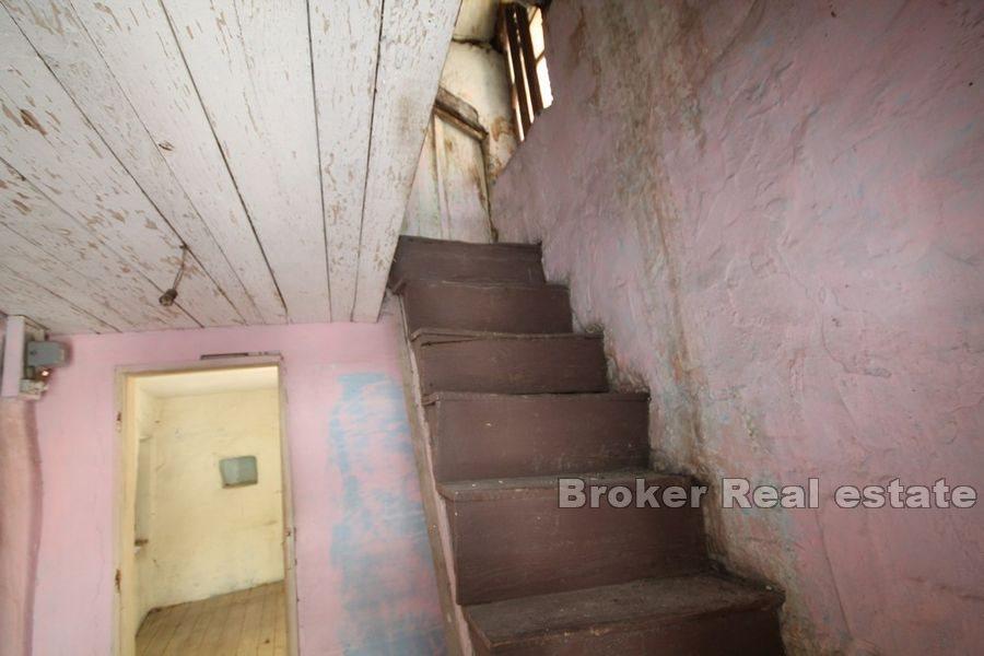 Kastela - Old indigenous stone house