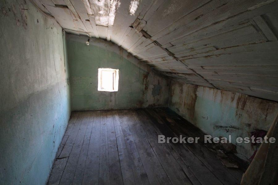 Kastela - Altes indigenes Steinhaus