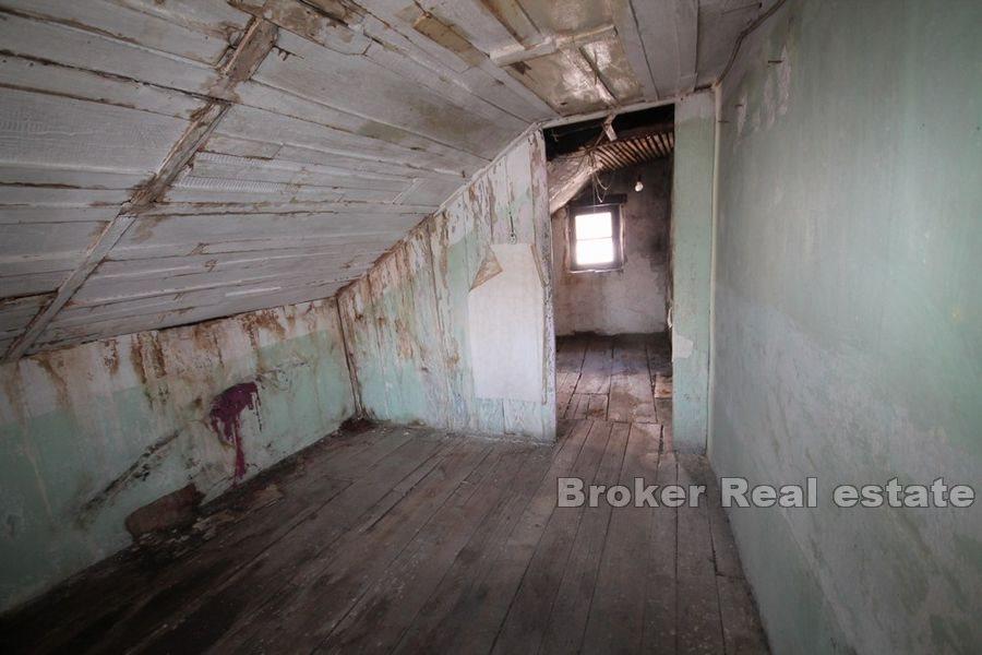 Kastela - Old indigenous stone house