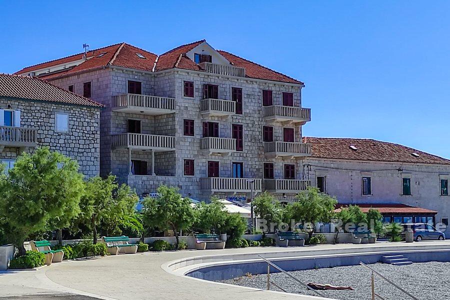 Île de Brac - Appartement au premier rang de la mer