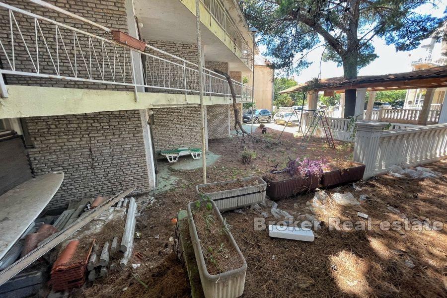 Pelješac - zanedbané letní středisko v atraktivní lokalitě