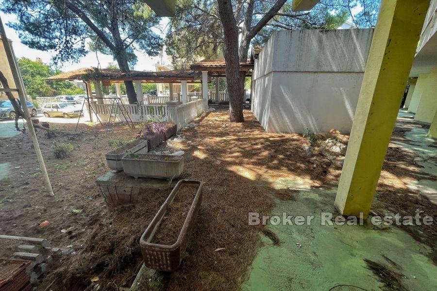 Pelješac - zanedbané letní středisko v atraktivní lokalitě