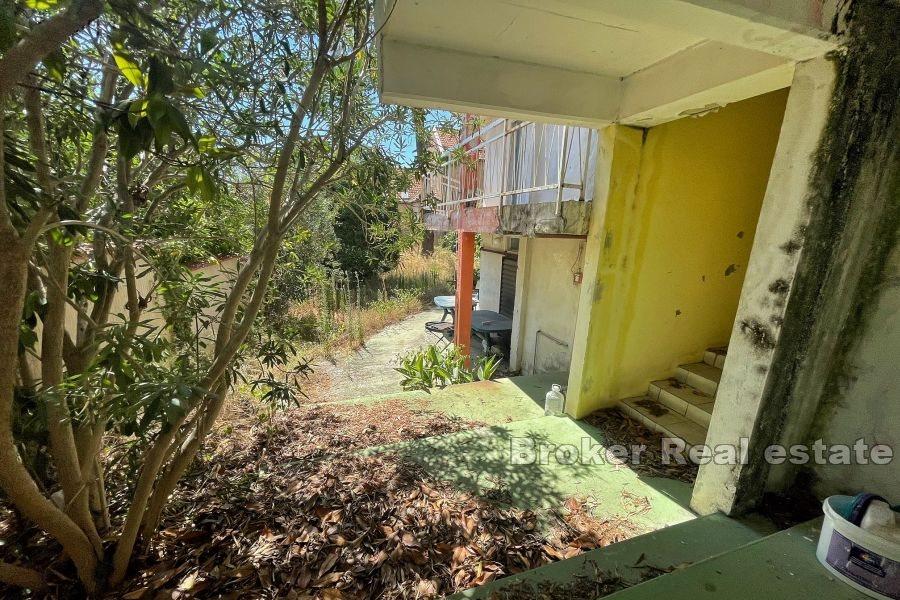 Pelješac - zanedbané letní středisko v atraktivní lokalitě