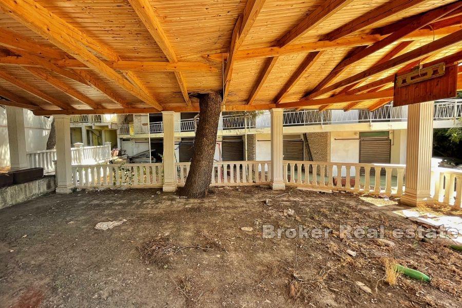 Pelješac - zanedbané letní středisko v atraktivní lokalitě