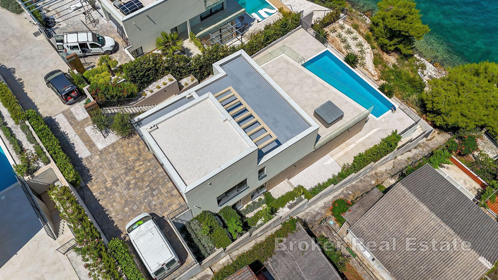 Ön Ciovo - Nybyggd villa med pool