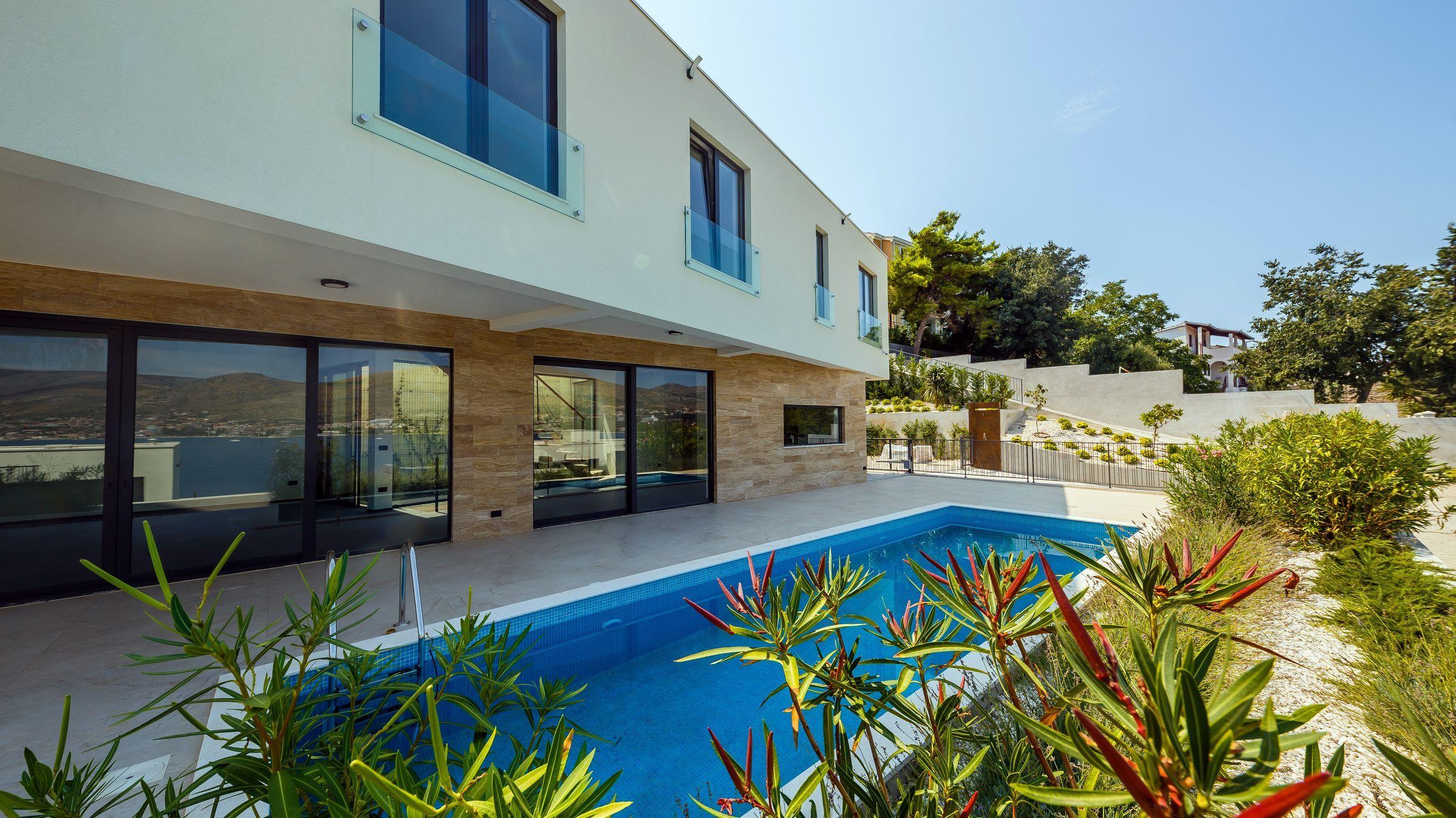 Insel Ciovo - Neubauvilla mit Pool