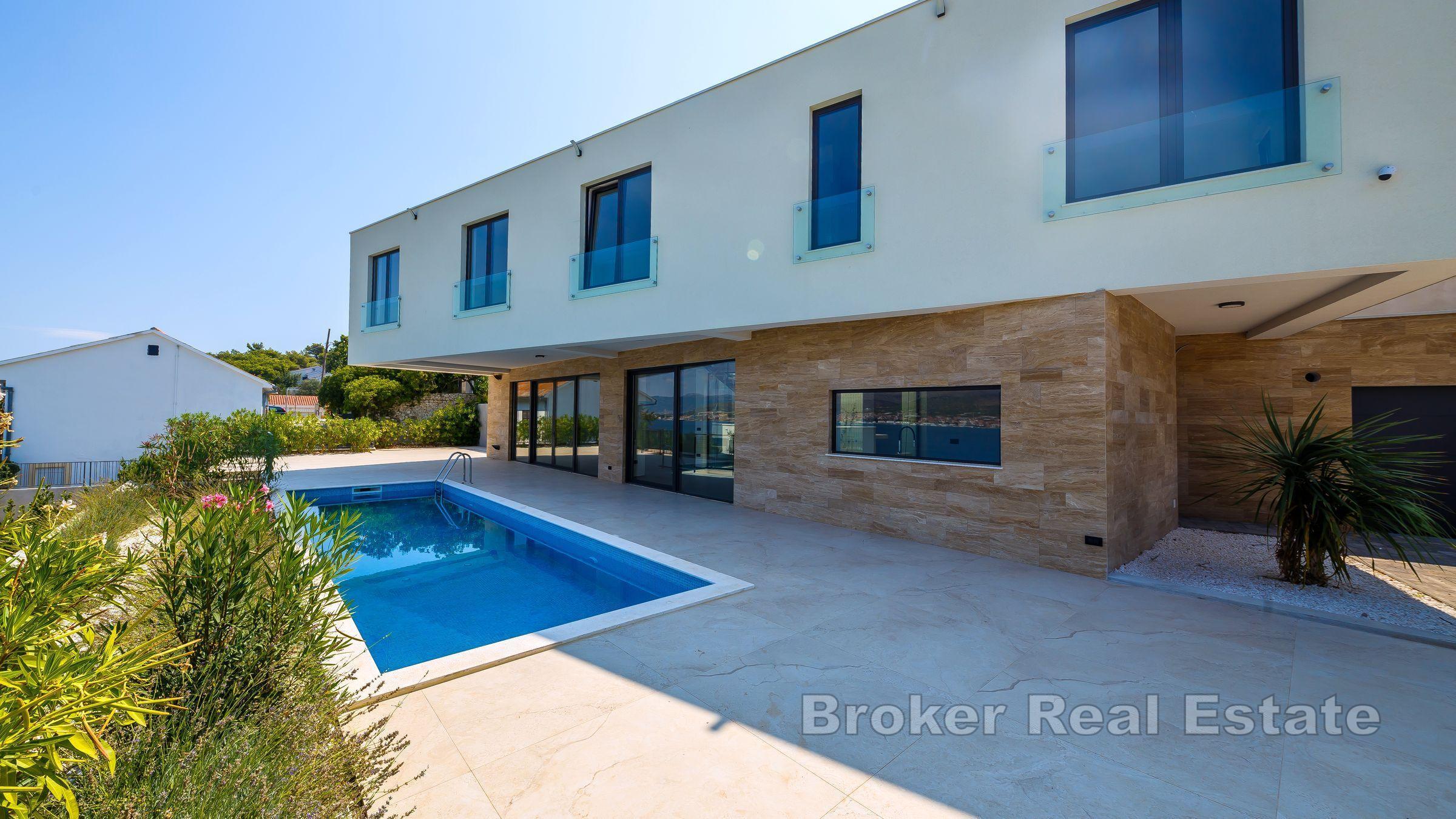 Insel Ciovo - Neubauvilla mit Pool