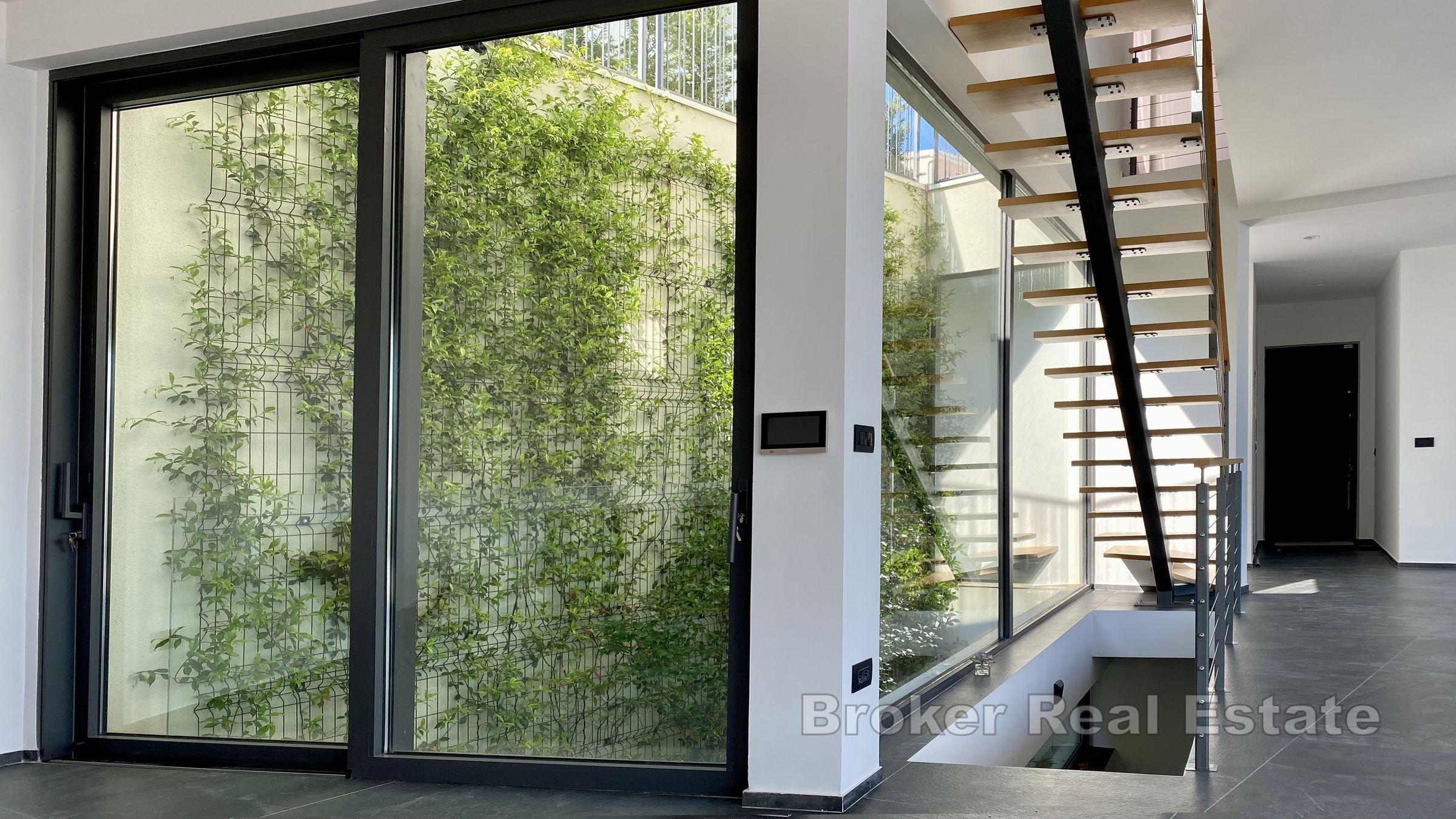 Insel Ciovo - Neubauvilla mit Pool