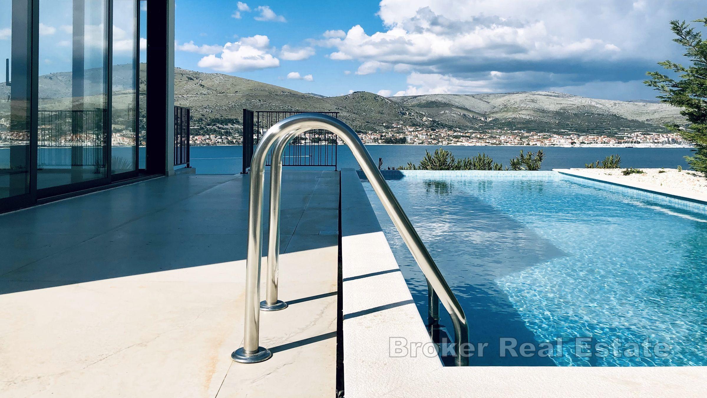 Villa med åpen havutsikt