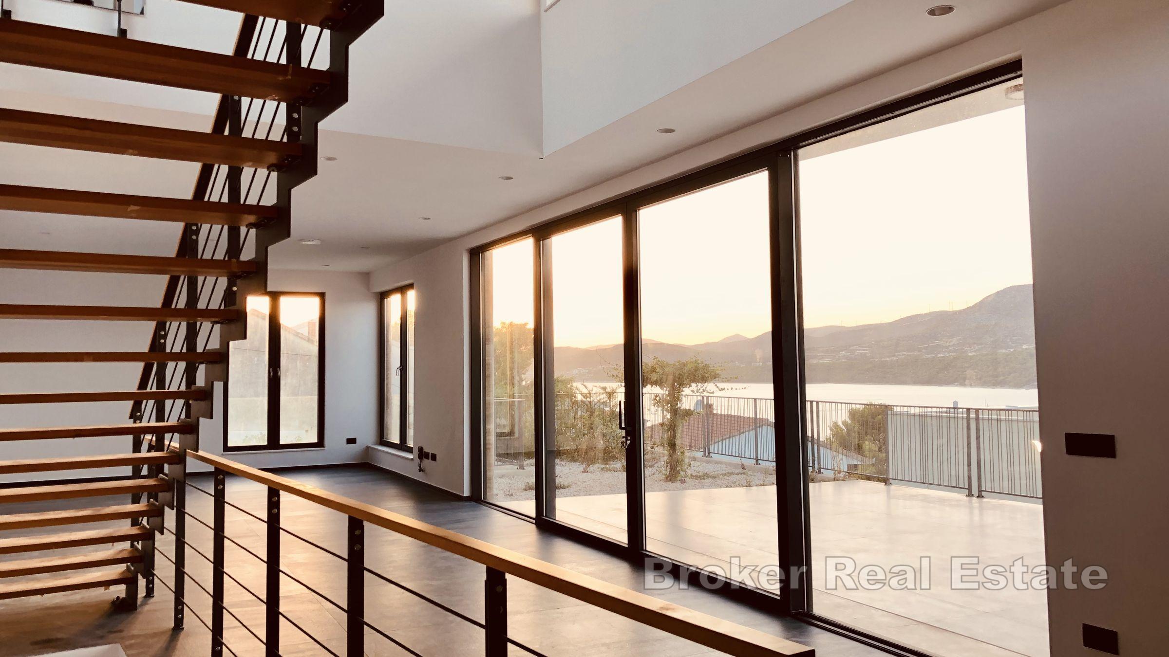 Luksuriøs villa med panoramautsikt over havet