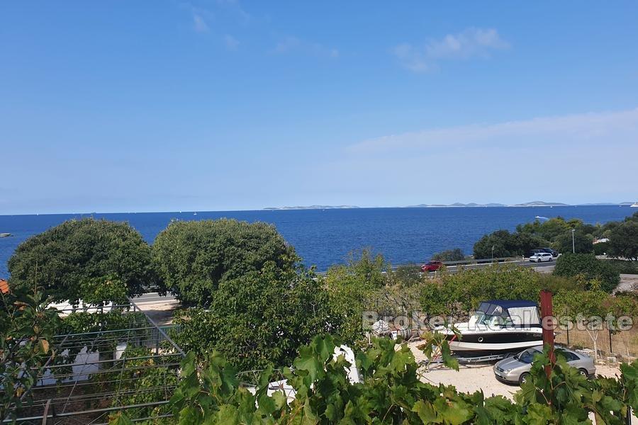 Primosten - Stavební pozemek první řady k moři