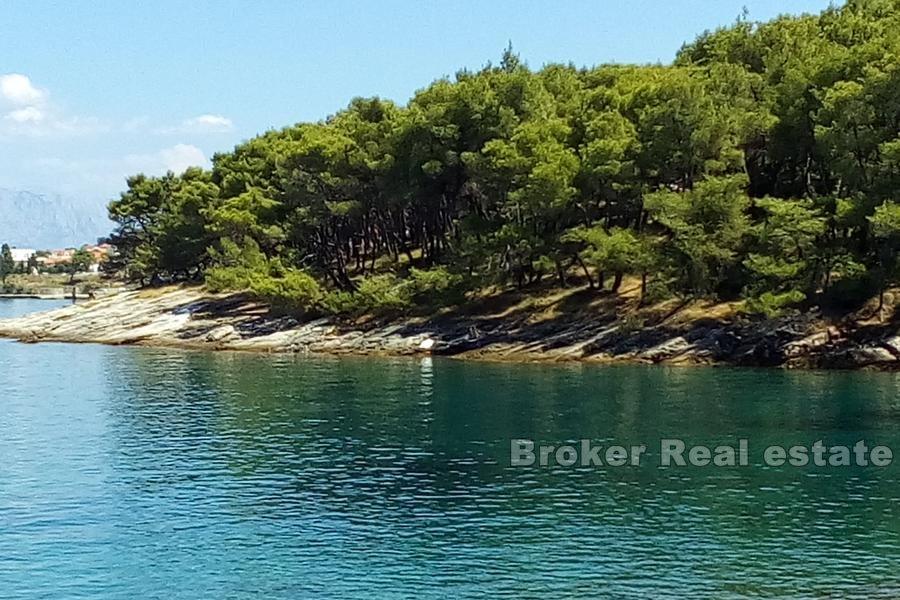 Island of Brac - Agricultural land near the sea