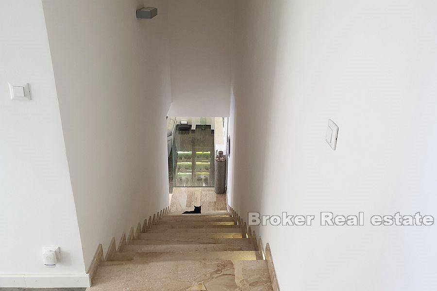 Near Split - House with pool