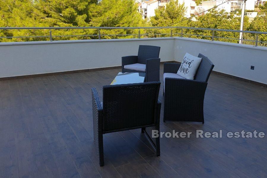 Near Split - House with pool