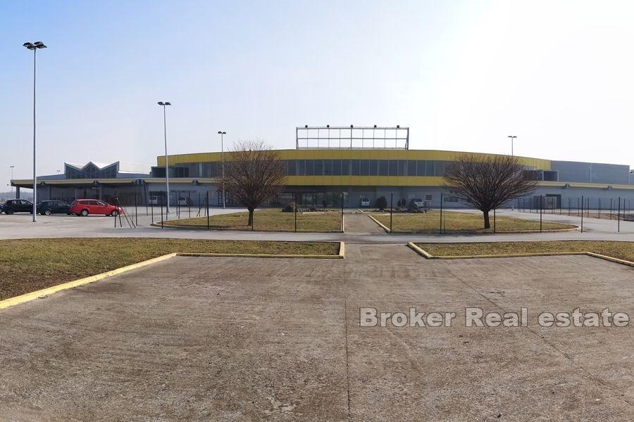 Slavonski Brod - Bureau, commerce-production et espace de stockage