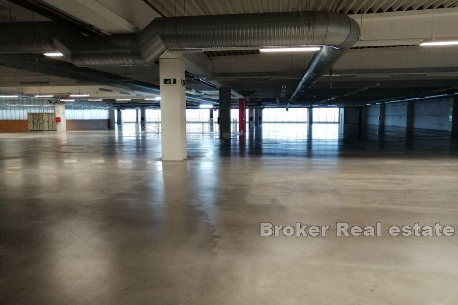 Slavonski Brod - Bureau, commerce-production et espace de stockage