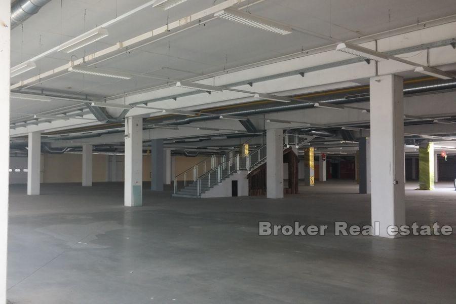 Slavonski Brod - Bureau, commerce-production et espace de stockage