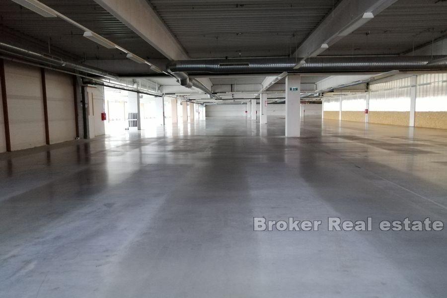 Slavonski Brod - Bureau, commerce-production et espace de stockage