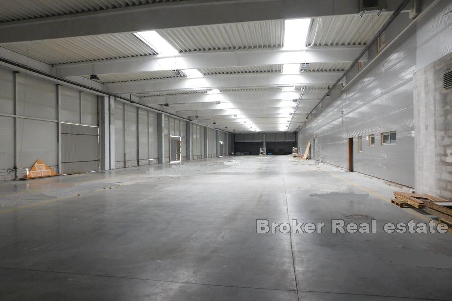 Slavonski Brod - Bureau, commerce-production et espace de stockage