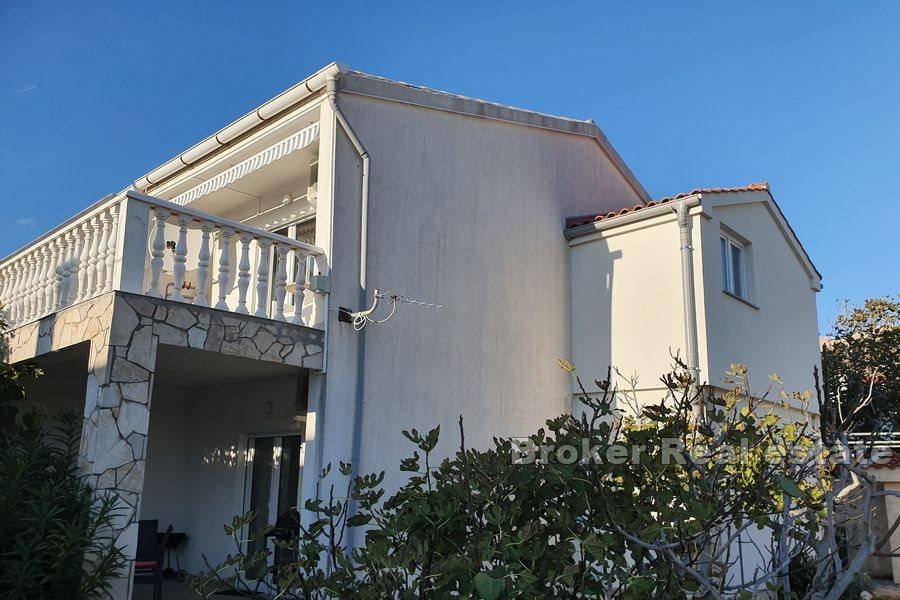 Insel Pag - Doppelhaushälfte auf zwei Etagen