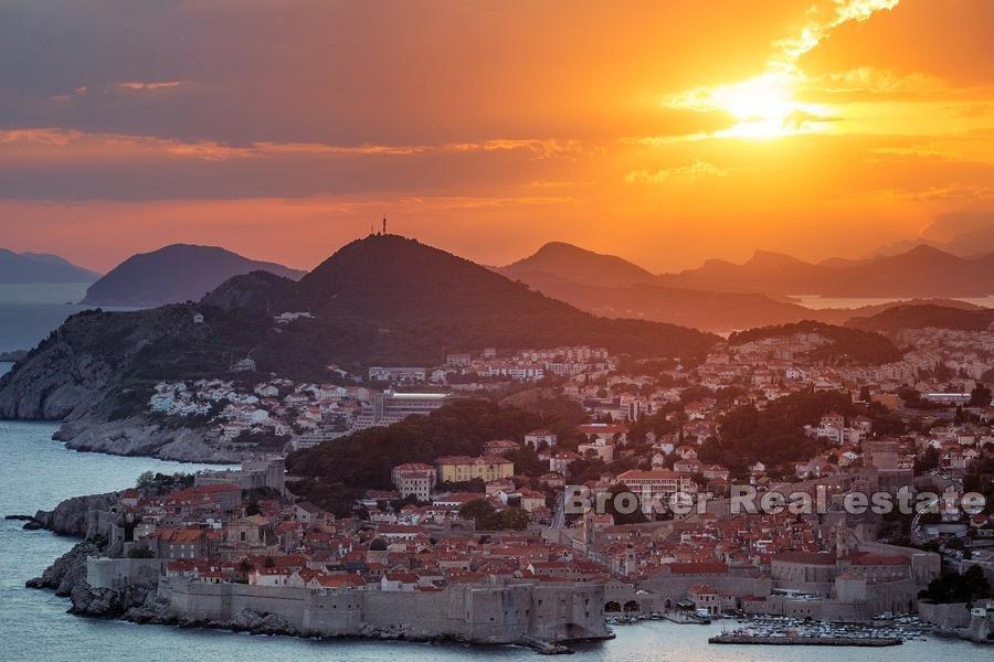 Dubrovník - stavební pozemek s projektem dvojdomu