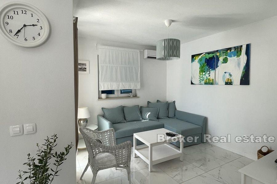 Ostrov Brač - Dvojdomek s bazénem