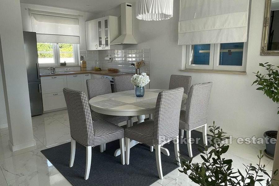 Ostrov Brač - Dvojdomek s bazénem