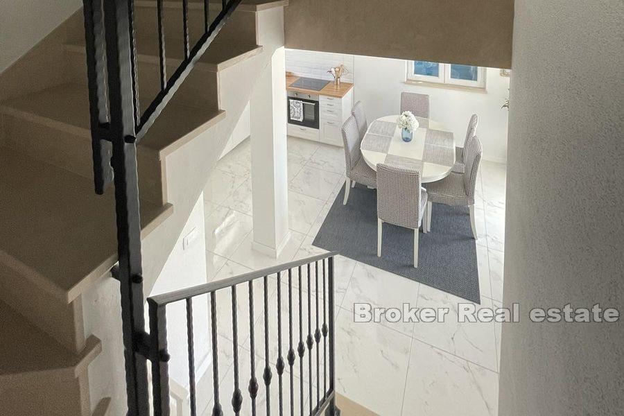 Ostrov Brač - Dvojdomek s bazénem