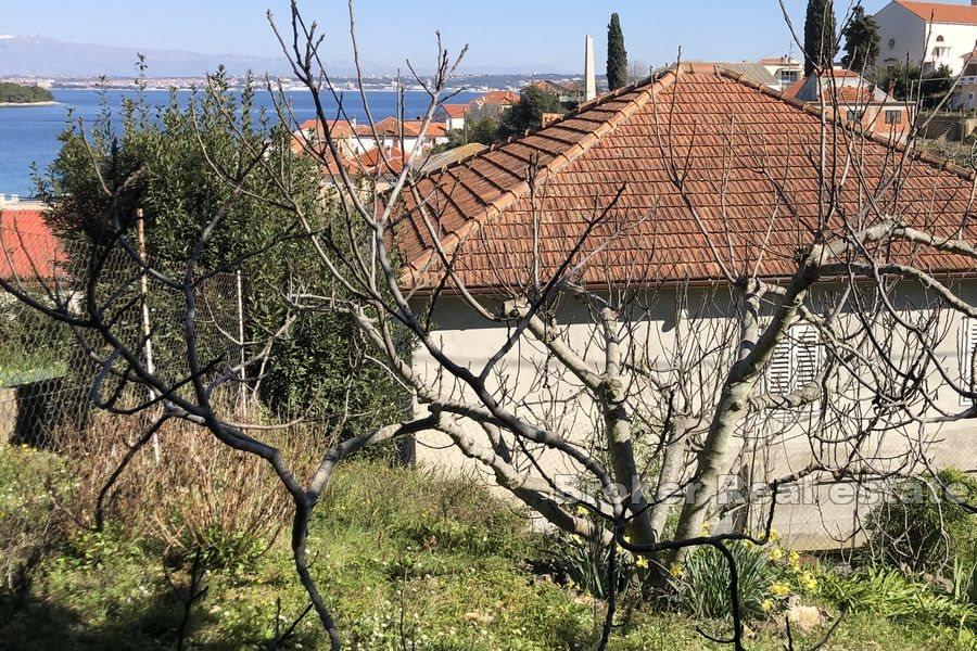 Île d'Ugljan - Maison à rénover près de la mer