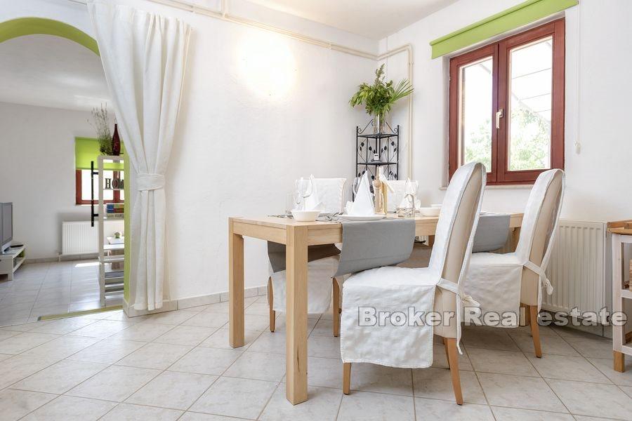 Wyspa Hvar - Dom z basenem i dużym ogrodem