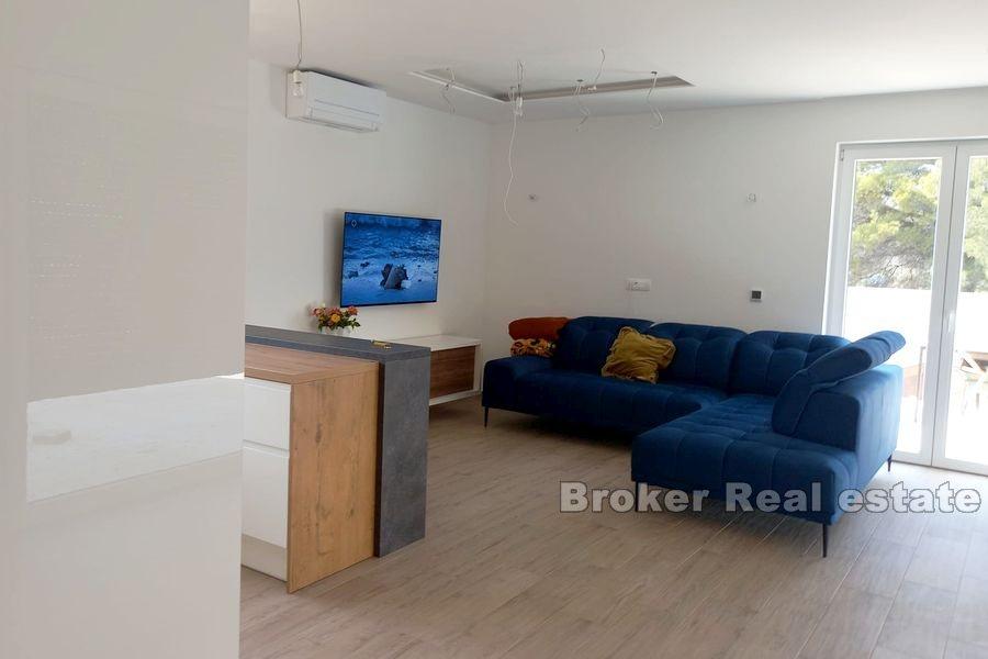 Près de Sibenik - Maison avec piscine en construction