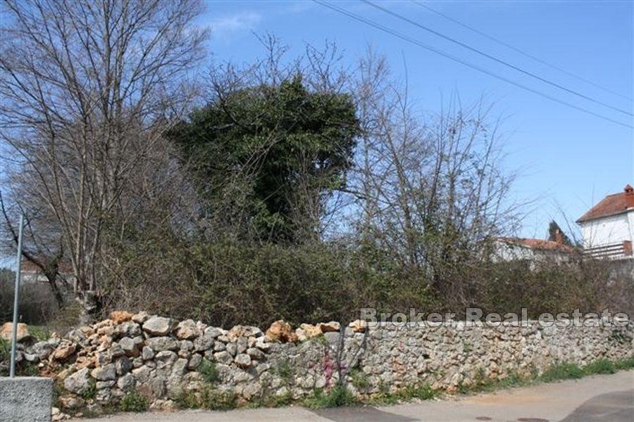Île d'Ugljan - Terrain à bâtir au centre, proche de la mer