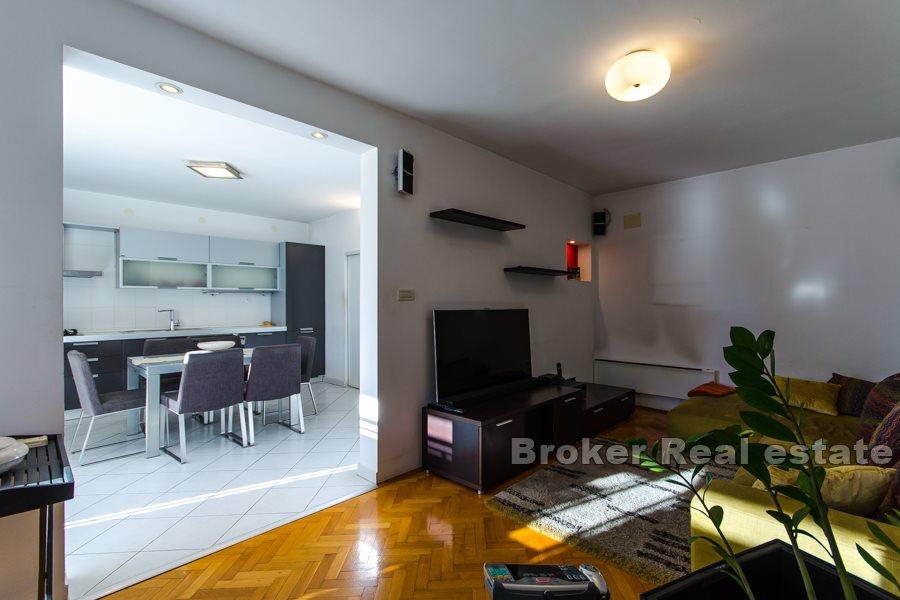 Split, Trstenik - Komfortní mezonetový apartmán