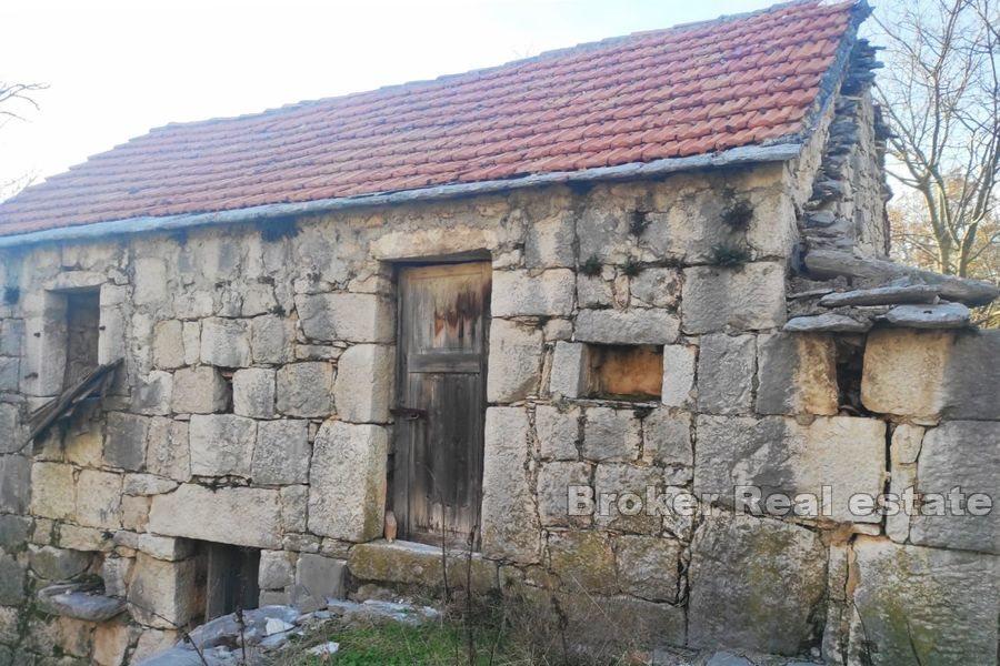 Blízko Split - Dalmatínske chaty na veľkom pozemku