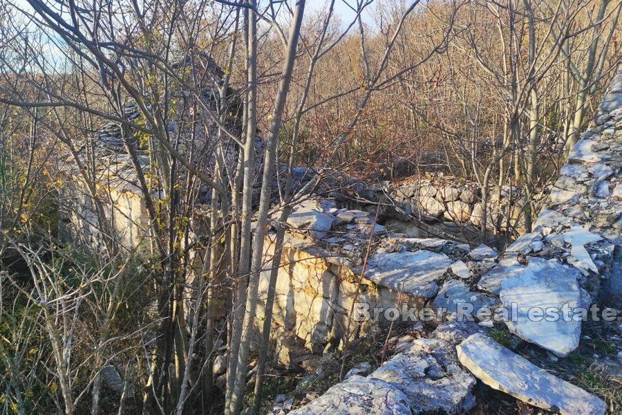 Blízko Split - Dalmatínske chaty na veľkom pozemku