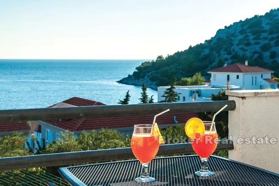 Rogoznica - Maison avec appartements avec vue sur la mer