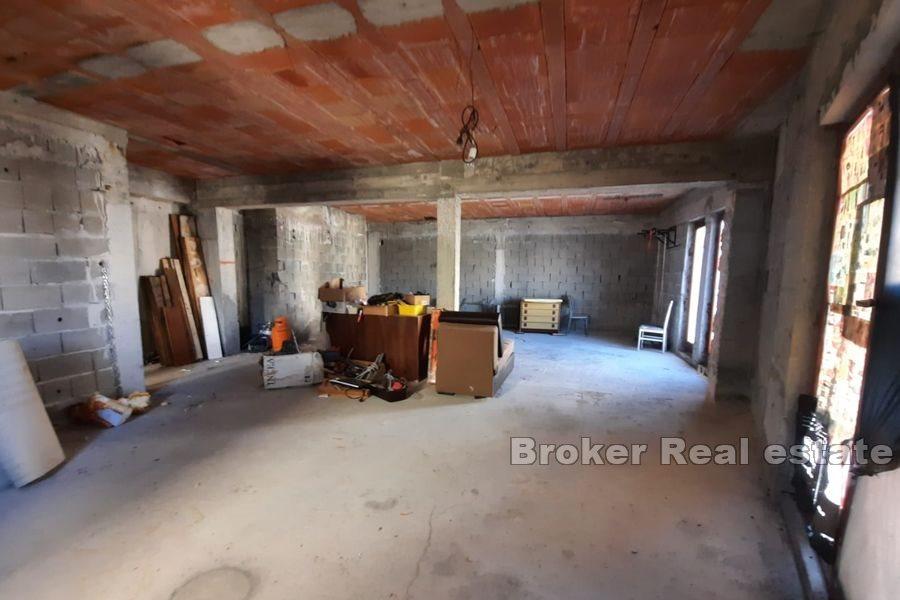 Split - Visoka, unfertiges Haus