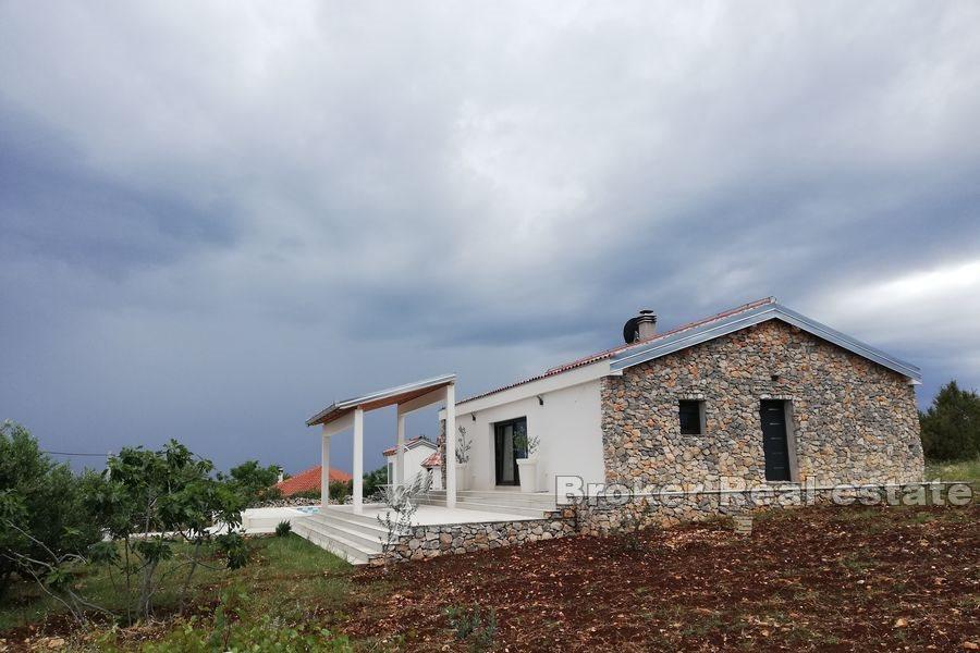 Near Trogir - House with pool and sea view