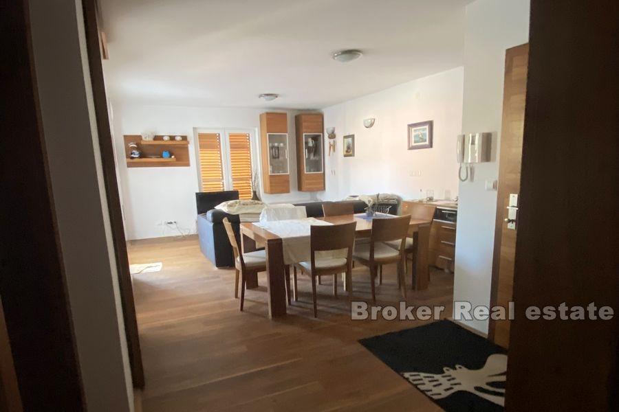 Ostrov Šolta - Dvoupokojový apartmán s výhledem na moře