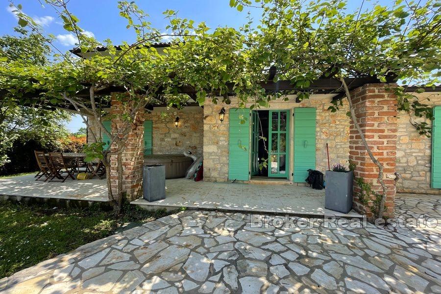 Poreč - Maison en pierre avec piscine
