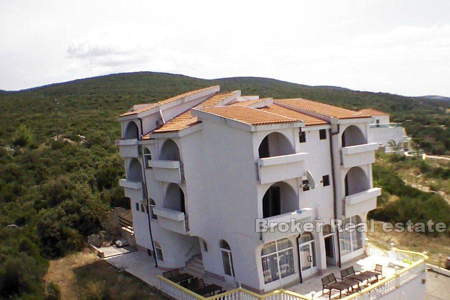 Biograd na Moru - Dom z apartamentami blisko morza