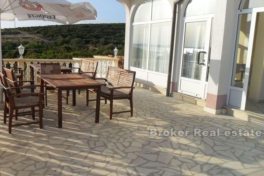 Biograd na Moru - Dom z apartamentami blisko morza