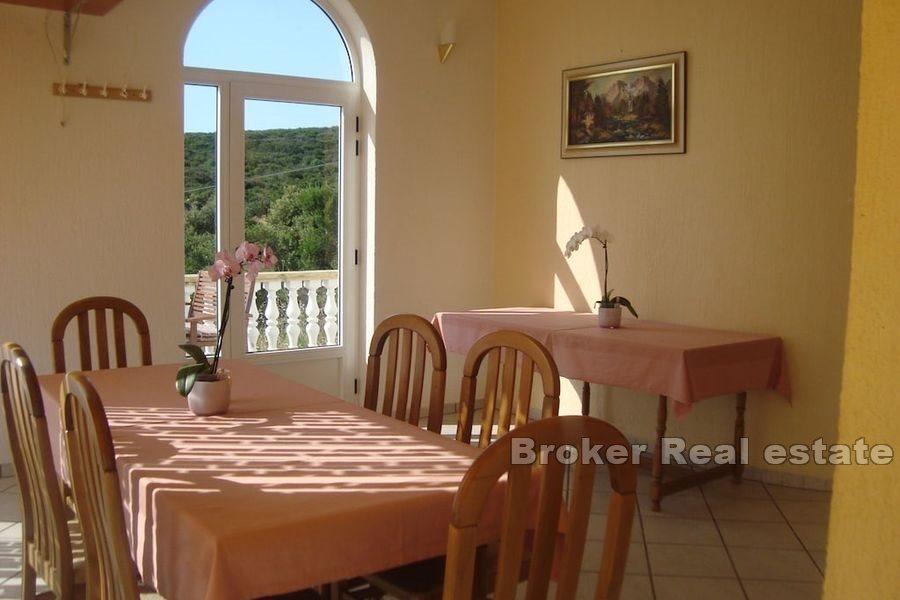 Biograd na Moru - Dom z apartamentami blisko morza