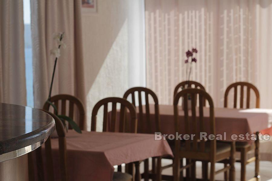 Biograd na Moru - Dom z apartamentami blisko morza