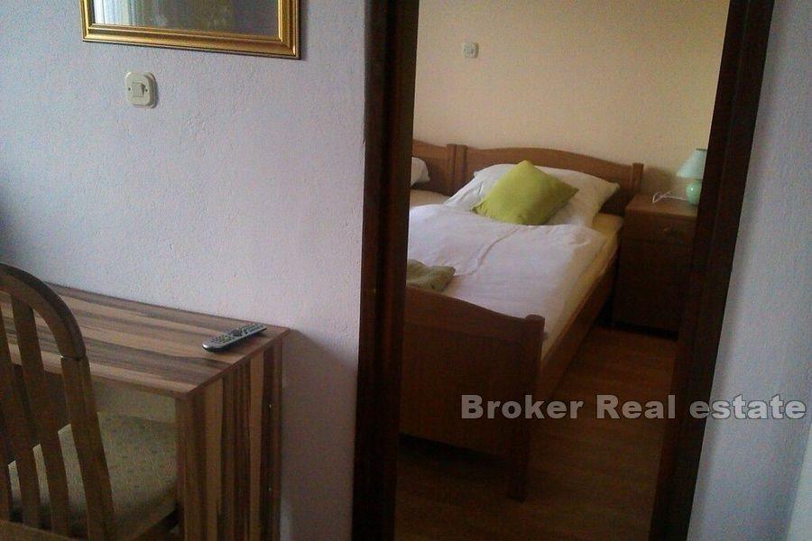 Biograd na Moru - Dom z apartamentami blisko morza